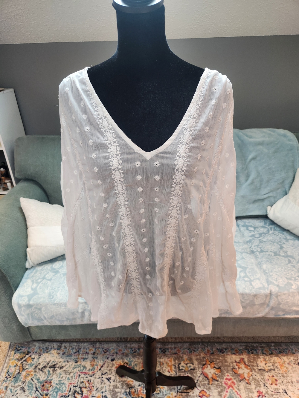 Nicole By Nicole Miller White Sheer Embroidered V-Neck Blouse Dramatic Sleeves L